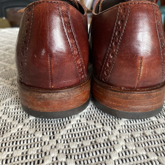 Gently Used Mens Cole Haan Dress Shoe Size 9.5 - Picture 4 of 6